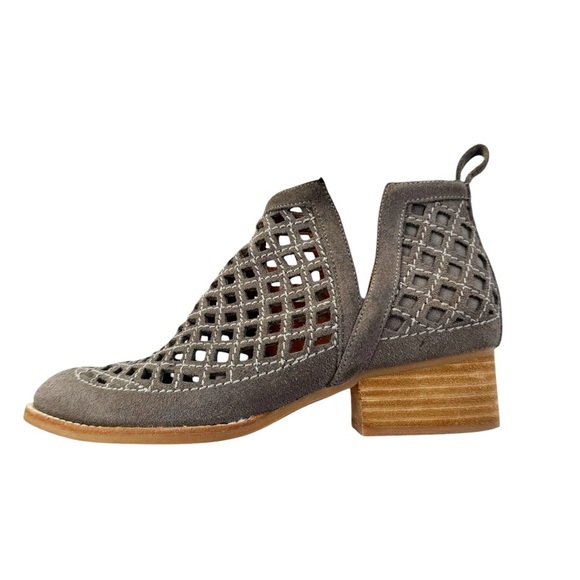 JEFFREY CAMPBELL Taggart Suede Cut Out Booties Ankle Boots Gray Size 6 - Picture 7 of 13